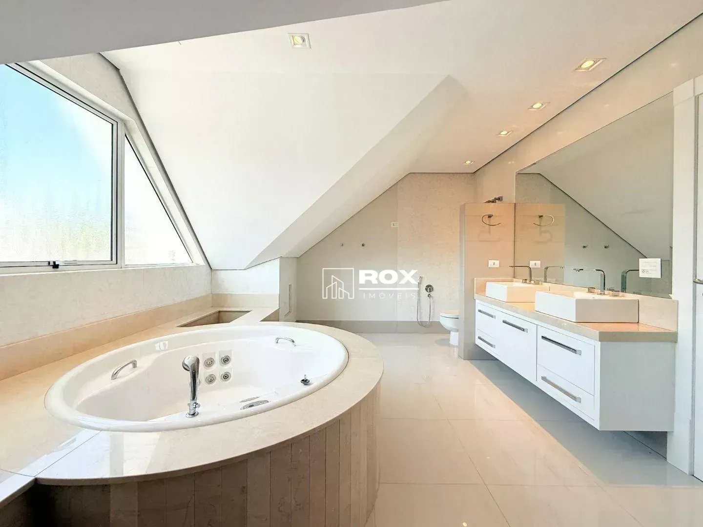 Ground-floor house with 5 en-suite bedrooms — photo 45