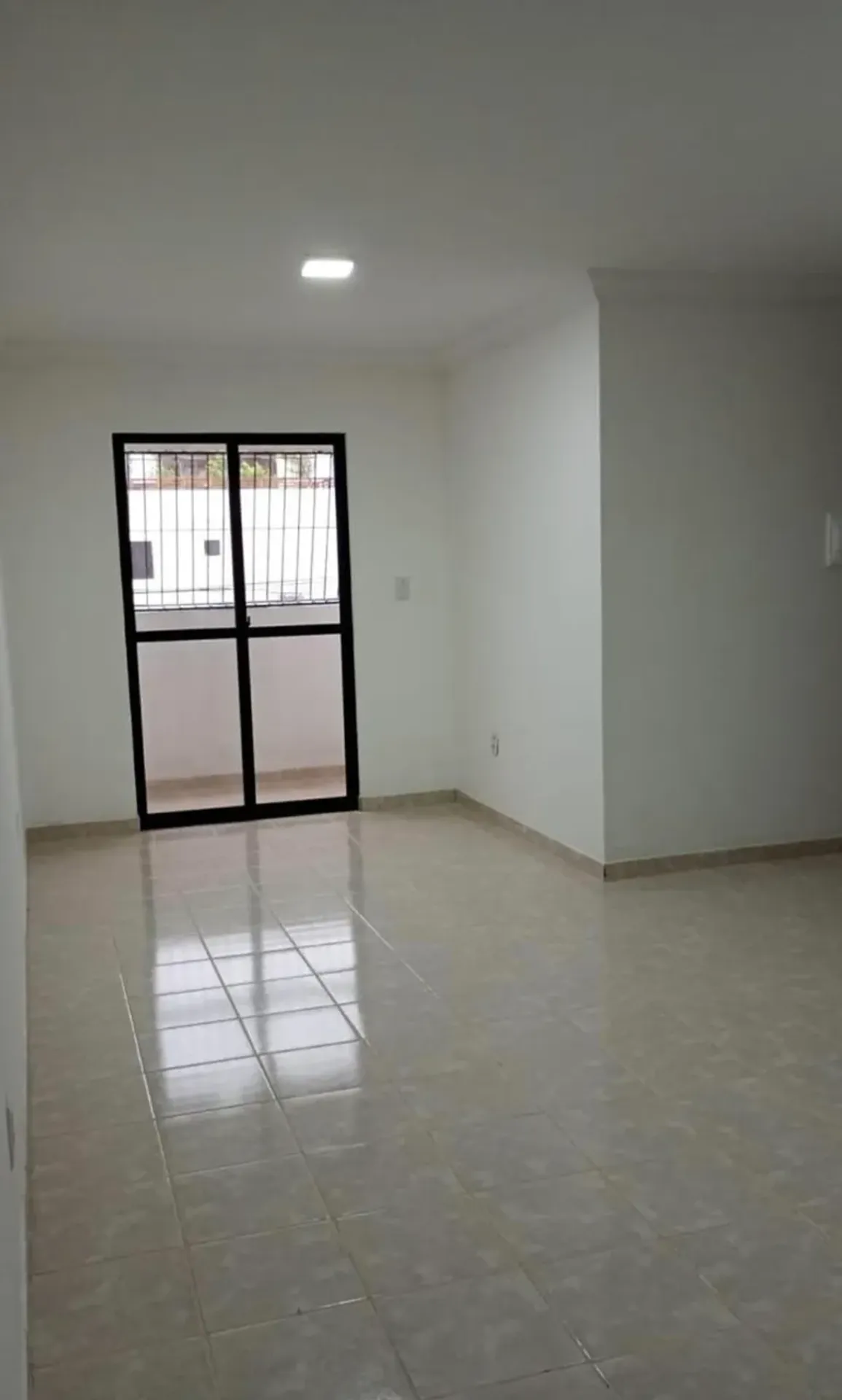 3-bedroom apartment with 1 en-suite and 2 bathrooms — photo 2