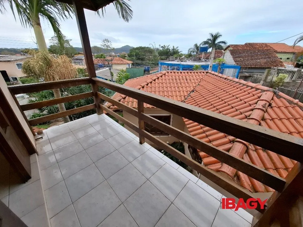 Casa de 4 dormitórios (1 suíte) com 182 m² e 2 vagas — photo 8