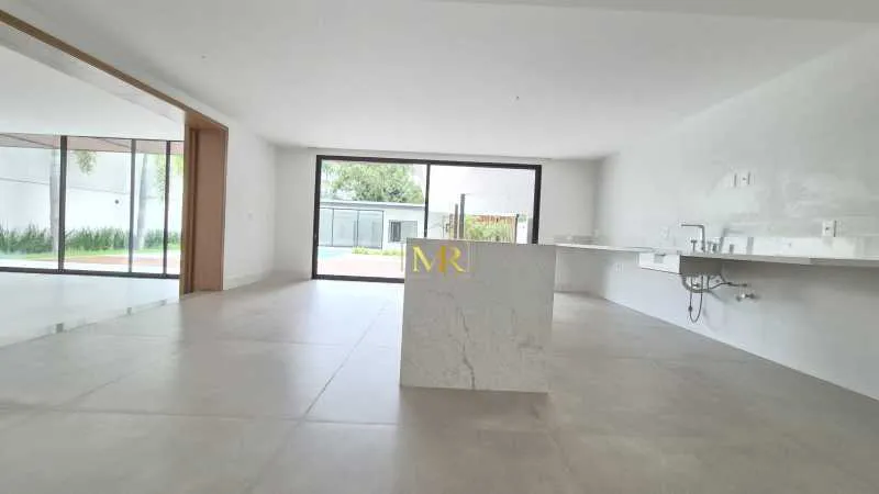 Casa com 5 quartos e cozinha em conceito aberto — photo 11
