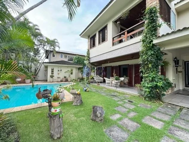 600 m² house with 5 en-suite bedrooms and balcony grill — photo 4