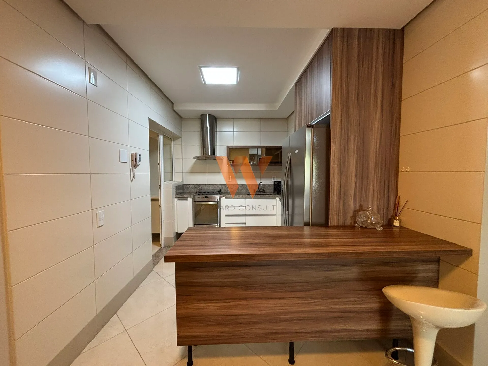 Furnished apartment with 3 en-suites and 236 m² — photo 3