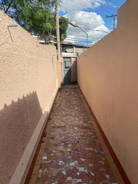 Casa sin amueblar con 1 dormitorio, 1 baño y cocina separada — photo 4