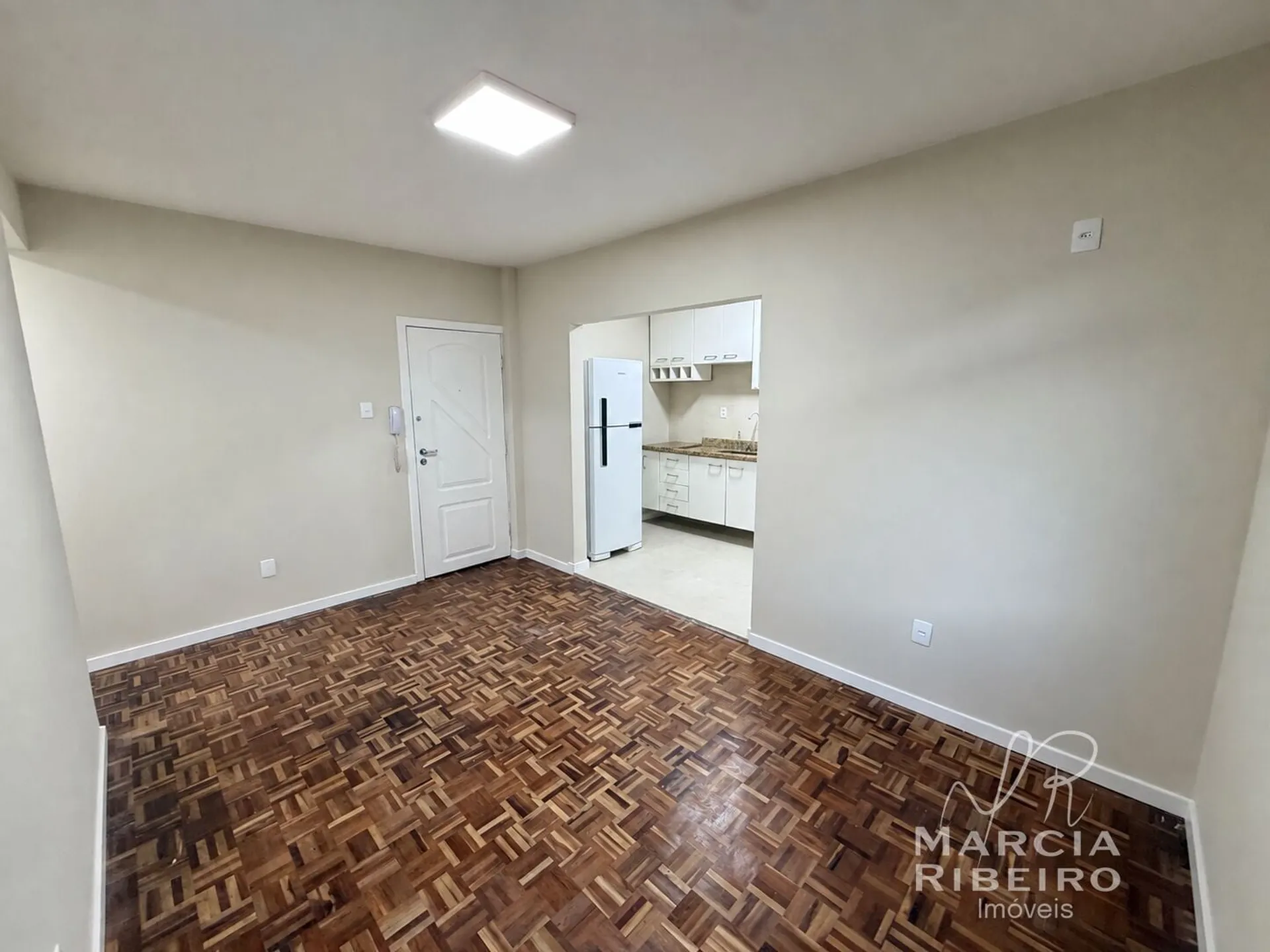 Departamento con piso de madera o laminado en Florianópolis — photo 4