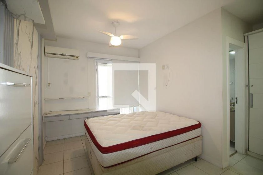 2-bedroom apartment with en-suite and glass balcony — photo 14