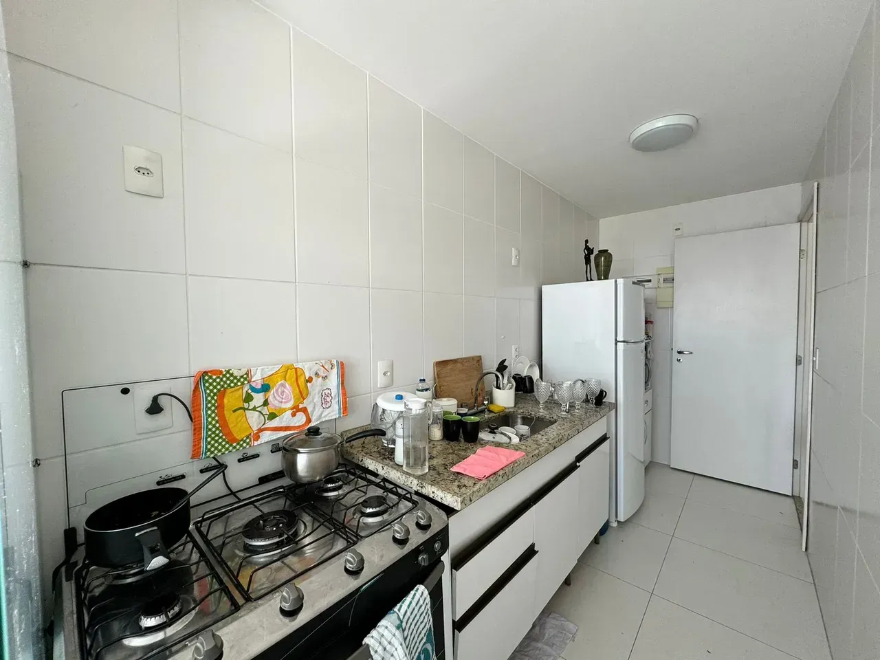 Furnished 2-bedroom apartment with a separate kitchen — photo 10