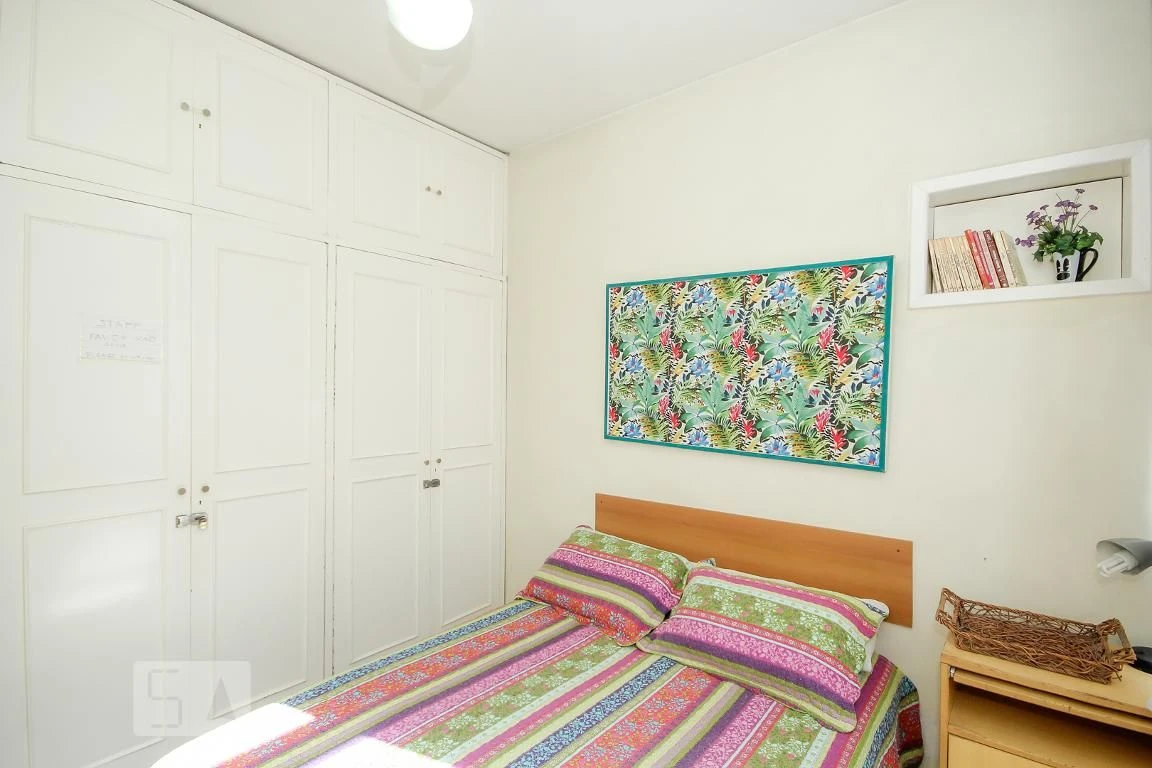 Furnished 2-bedroom apartment with laundry area — photo 16