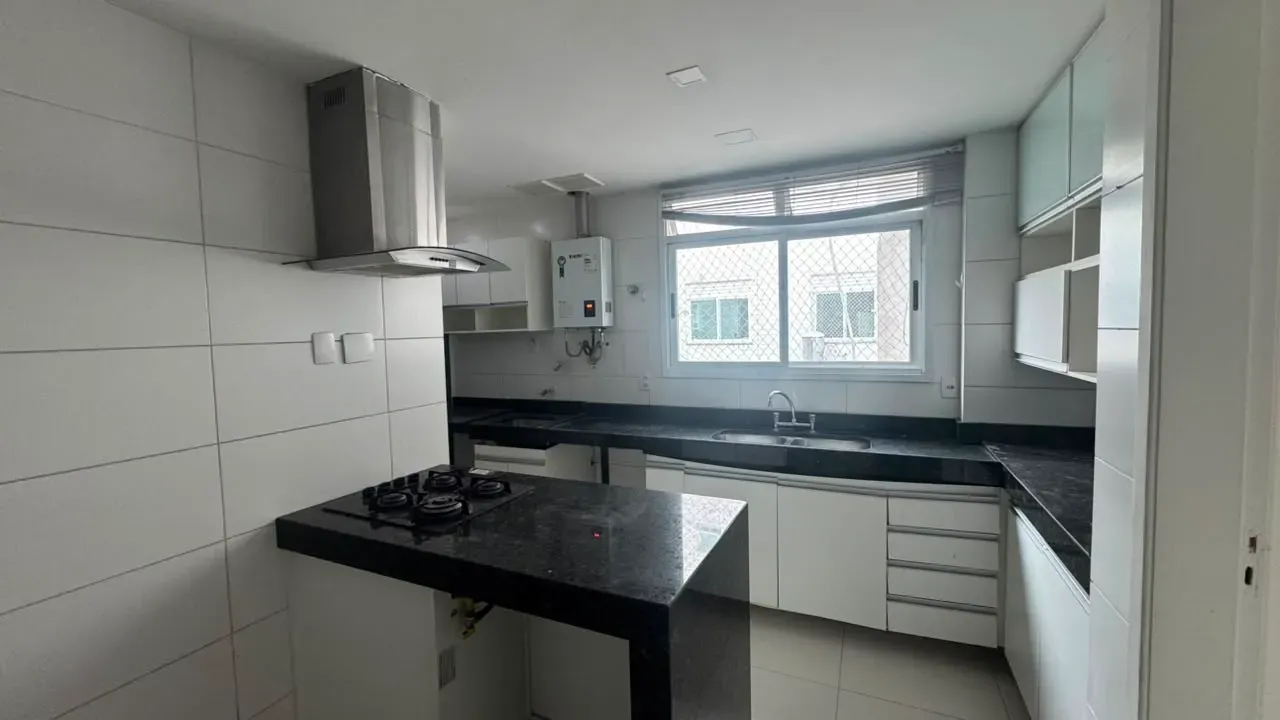 Apartment with 4 bedrooms and 4 bathrooms — photo 17