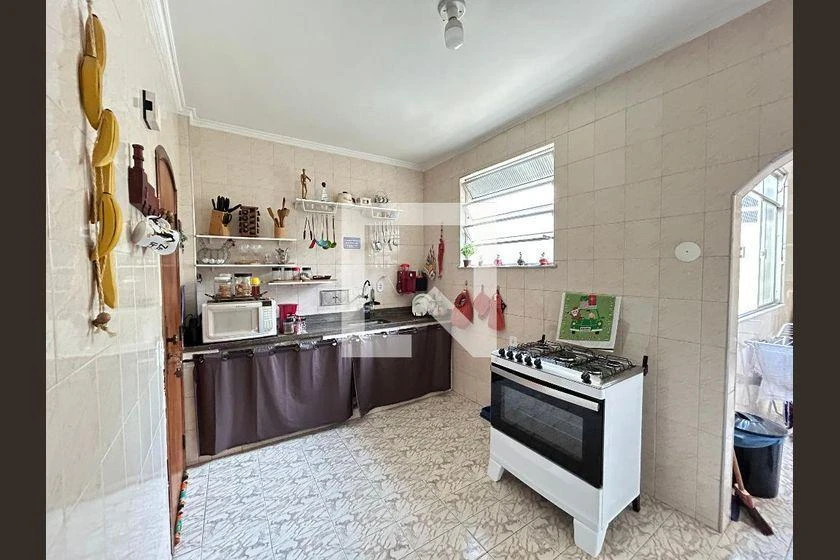 90 m² rental apartment with 3 bedrooms and balcony — photo 2