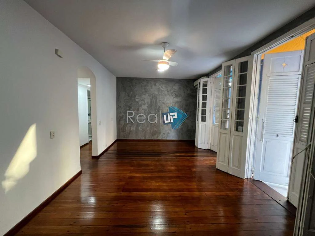 2-bedroom apartment with a glazed balcony — photo 15