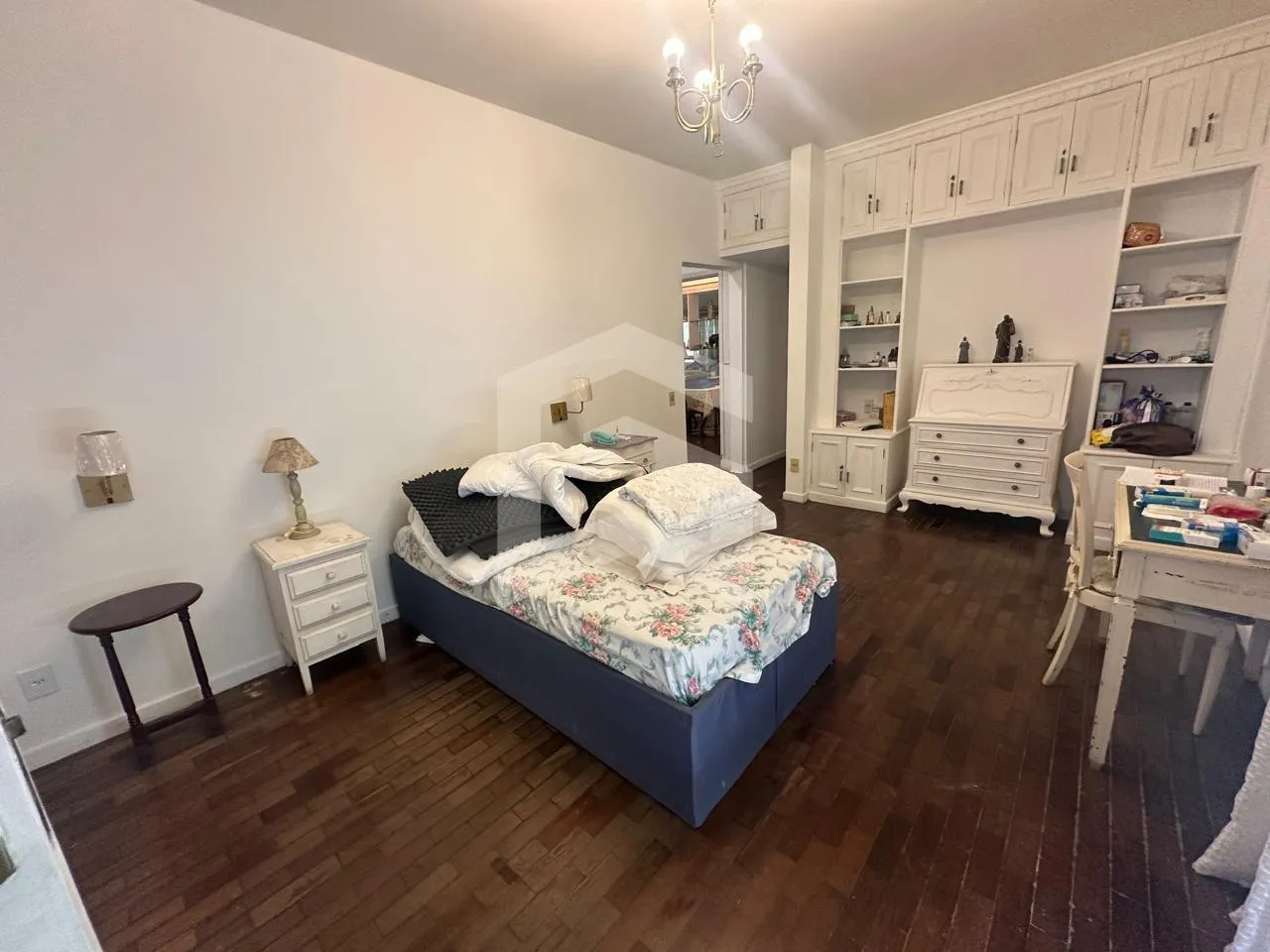 Furnished apartment, 252 m², with a walk-in closet — photo 9