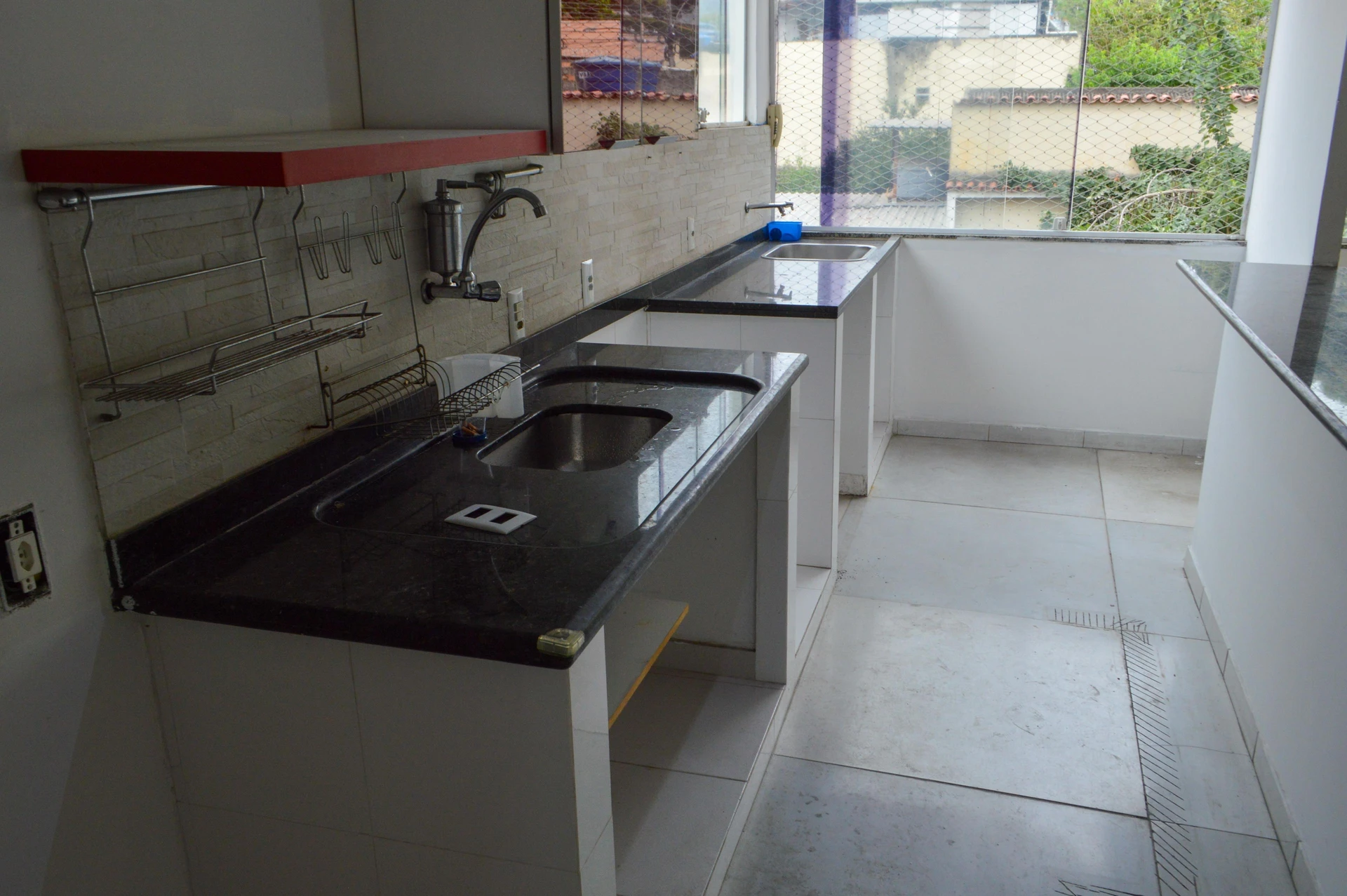 House, 60 m², with a glass-enclosed balcony — photo 2