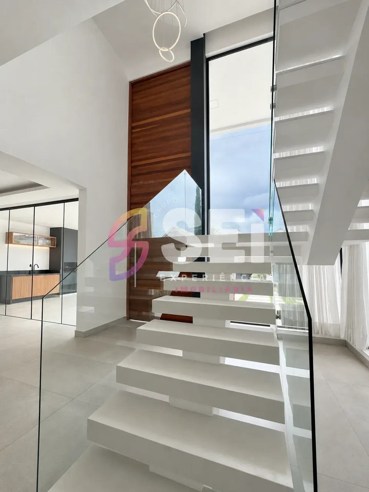 512 m² house with 5 bedrooms and open-plan kitchen — photo 12