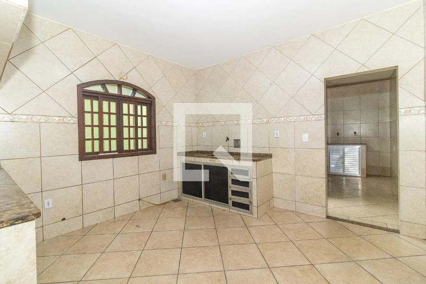 Rental house with balcony, 4 bedrooms and 120 m² — photo 3