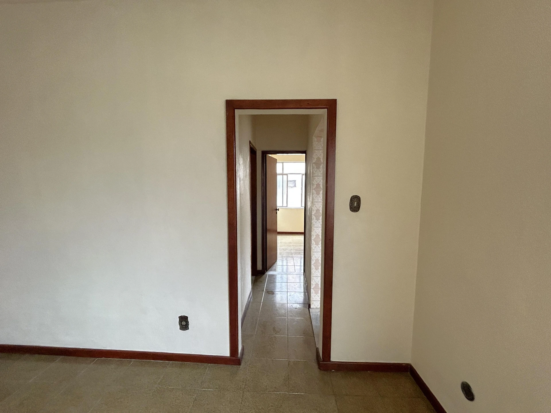 Unfurnished 1-bedroom apartment with 1 parking space — photo 16