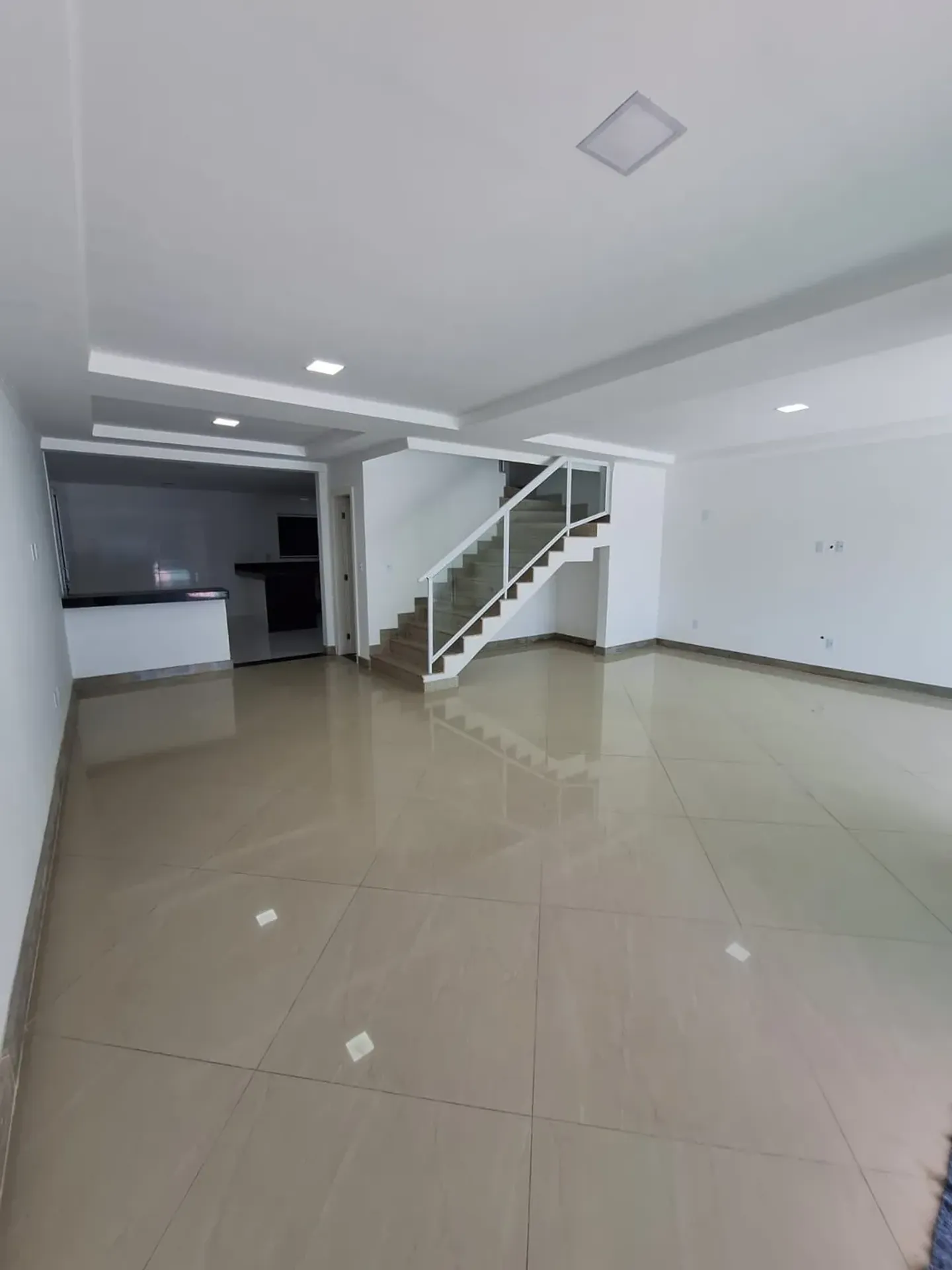 Rental house with 5 bedrooms and 5 bathrooms — photo 27