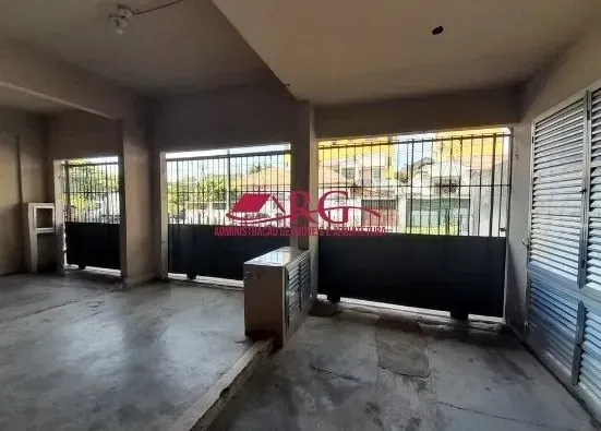Apartment with 2 bedrooms and a fitted kitchen — photo 36