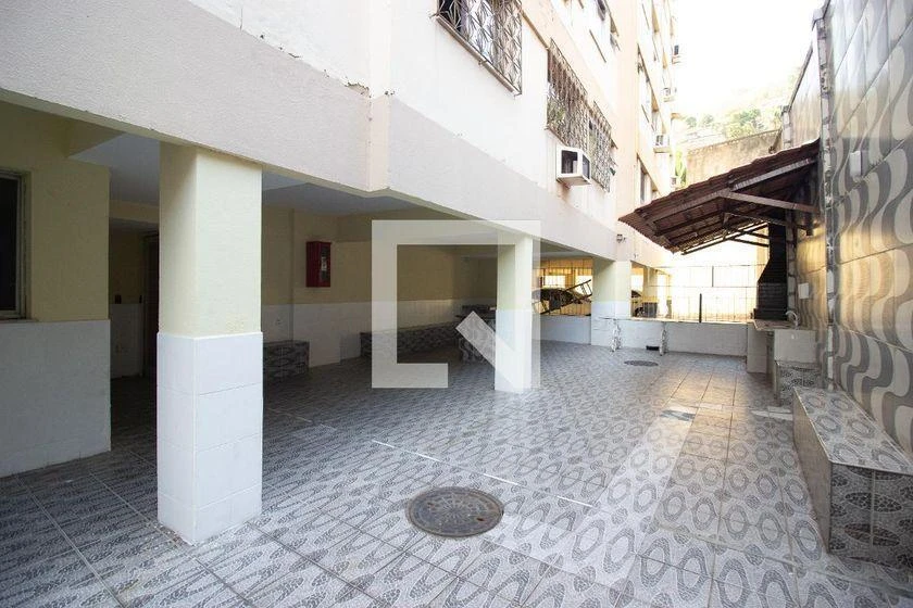 Furnished 70 m² apartment with 2 bedrooms and 1 parking spot — photo 37