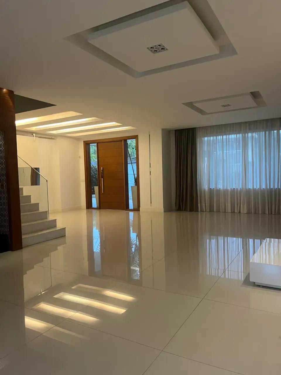 House with 5 suites and a built-in balcony grill — photo 4