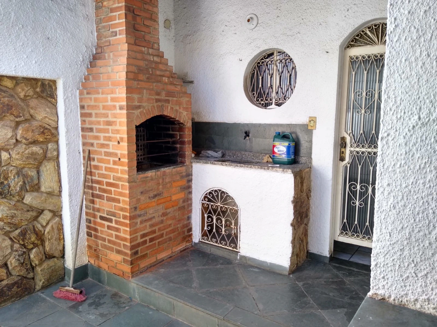 House, 200 m², with a grill on the balcony — photo 6