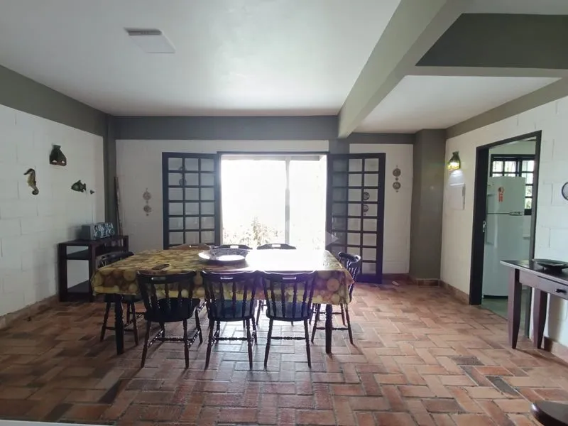 Casa mobiliada com 3 quartos e vista para as montanhas
