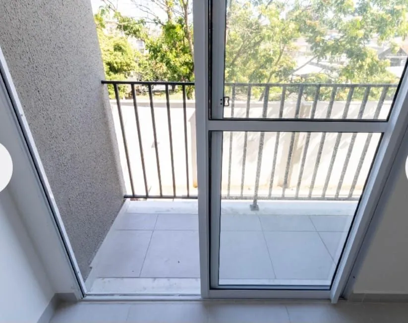 2-bedroom apartment in a building with a gym — photo 11