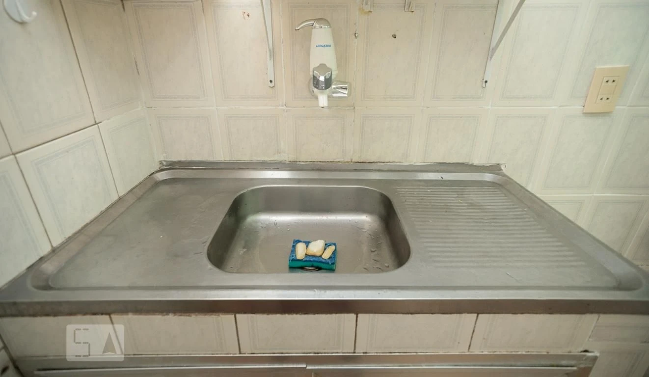 1-bedroom unfurnished apartment with parking and laundry — photo 23