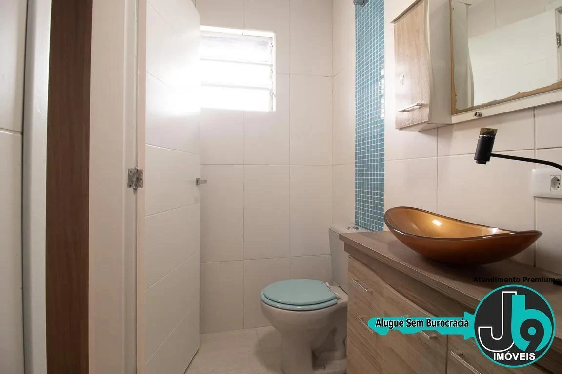 212 m² house with a home office and a glass-enclosed balcony — photo 24