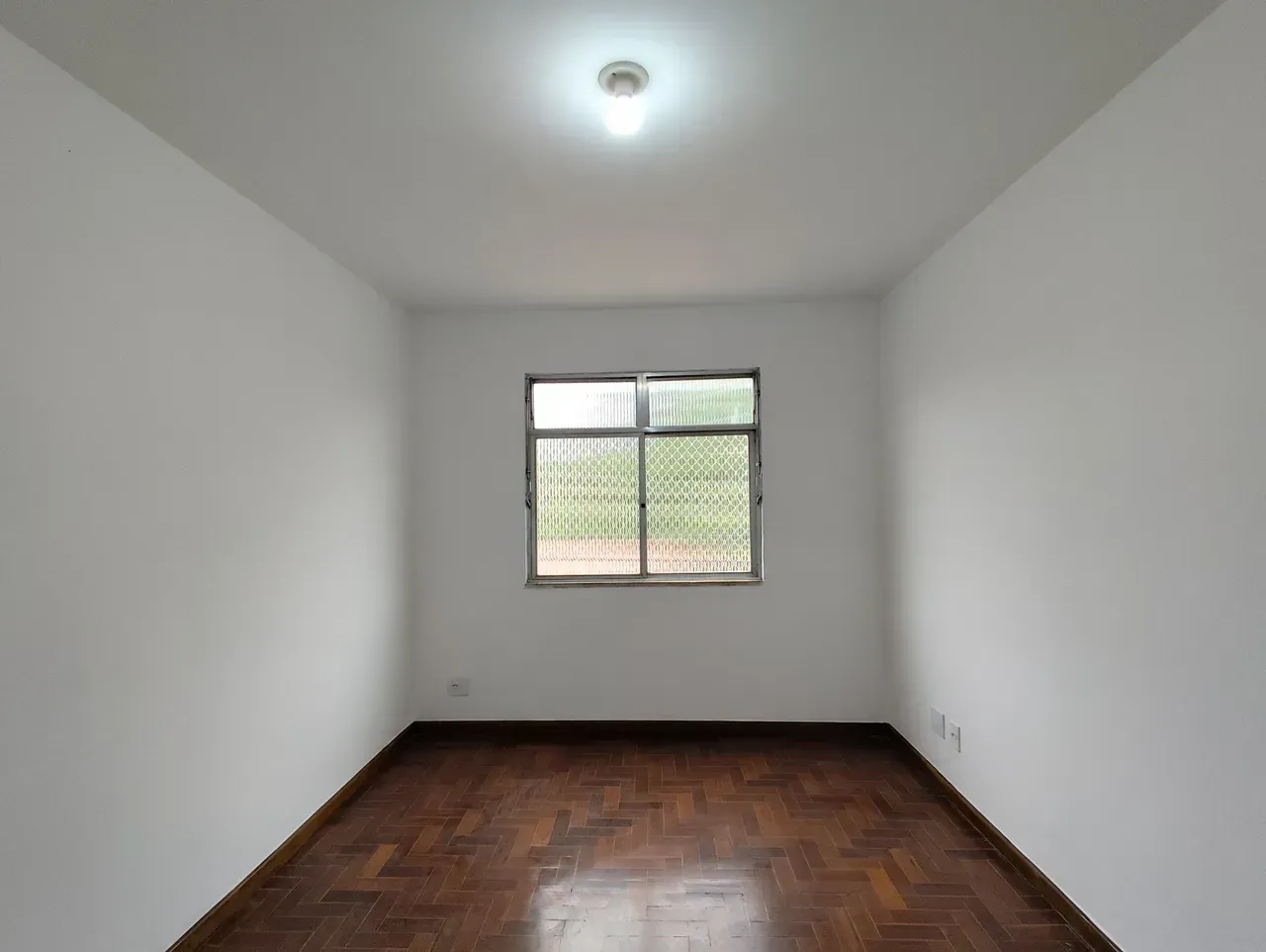 2-bedroom apartment with a separate, closed kitchen — photo 3