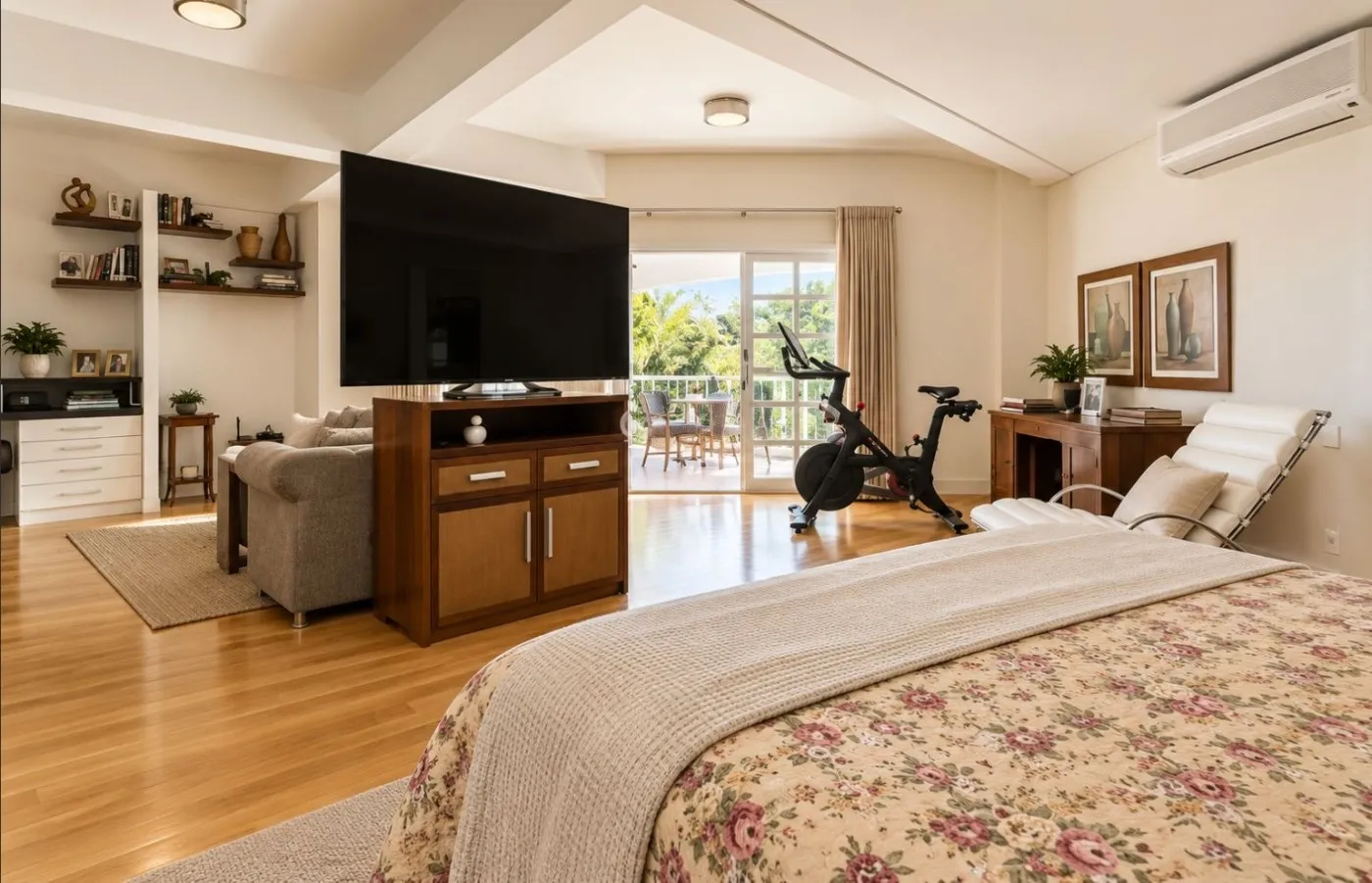 Furnished house, 660 m², with a water view — photo 11