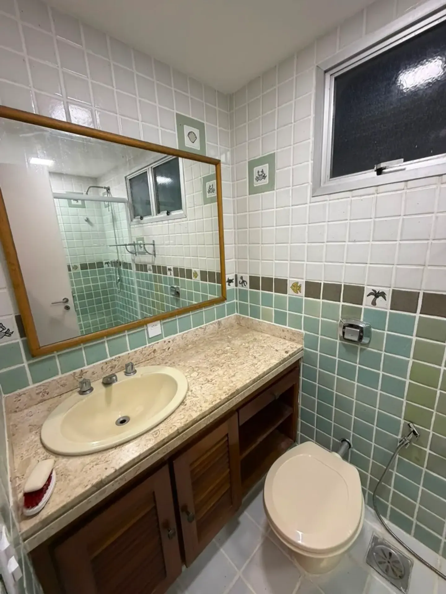 Unfurnished apartment with 3 bedrooms and a balcony — photo 21