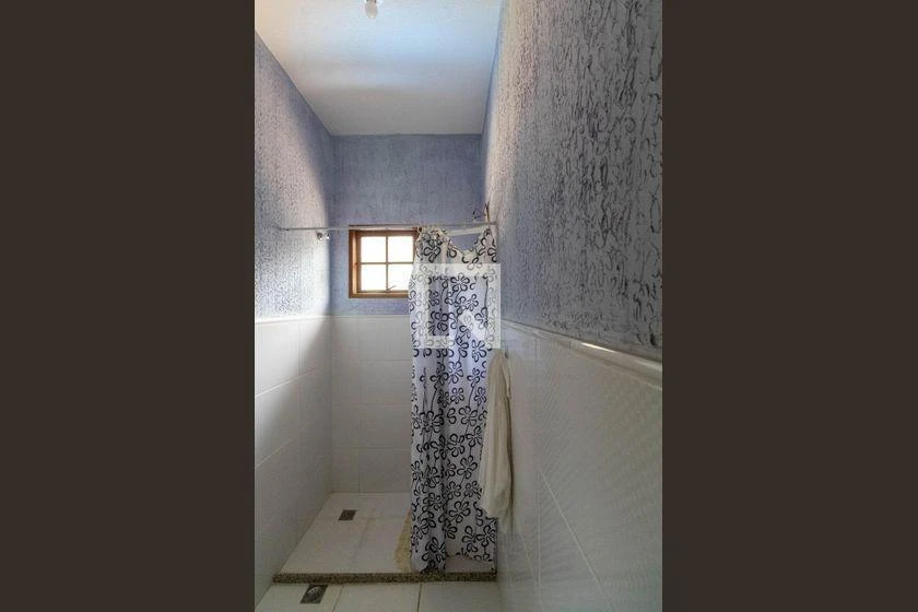 Furnished house with 4 bedrooms and 290 m² — photo 33