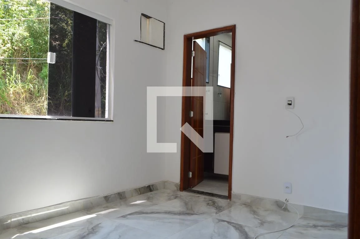 Casa de 3 quartos com janelas do piso ao teto — photo 81