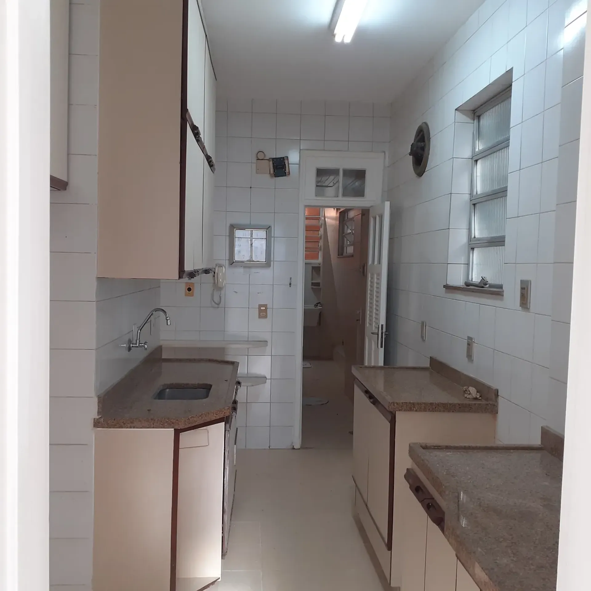 Квартира 153 м² с 2 спальнями и видом на воду и горы — photo 19
