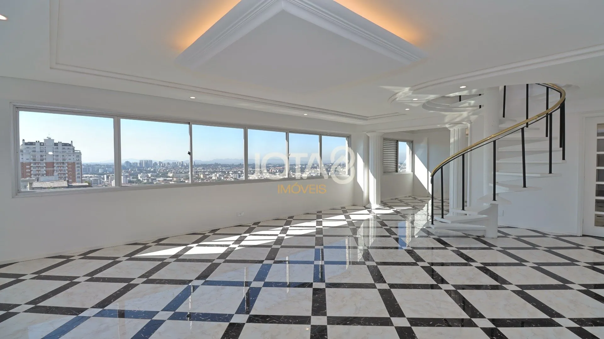 234 m² apartment with 3 bedrooms and 5 bathrooms