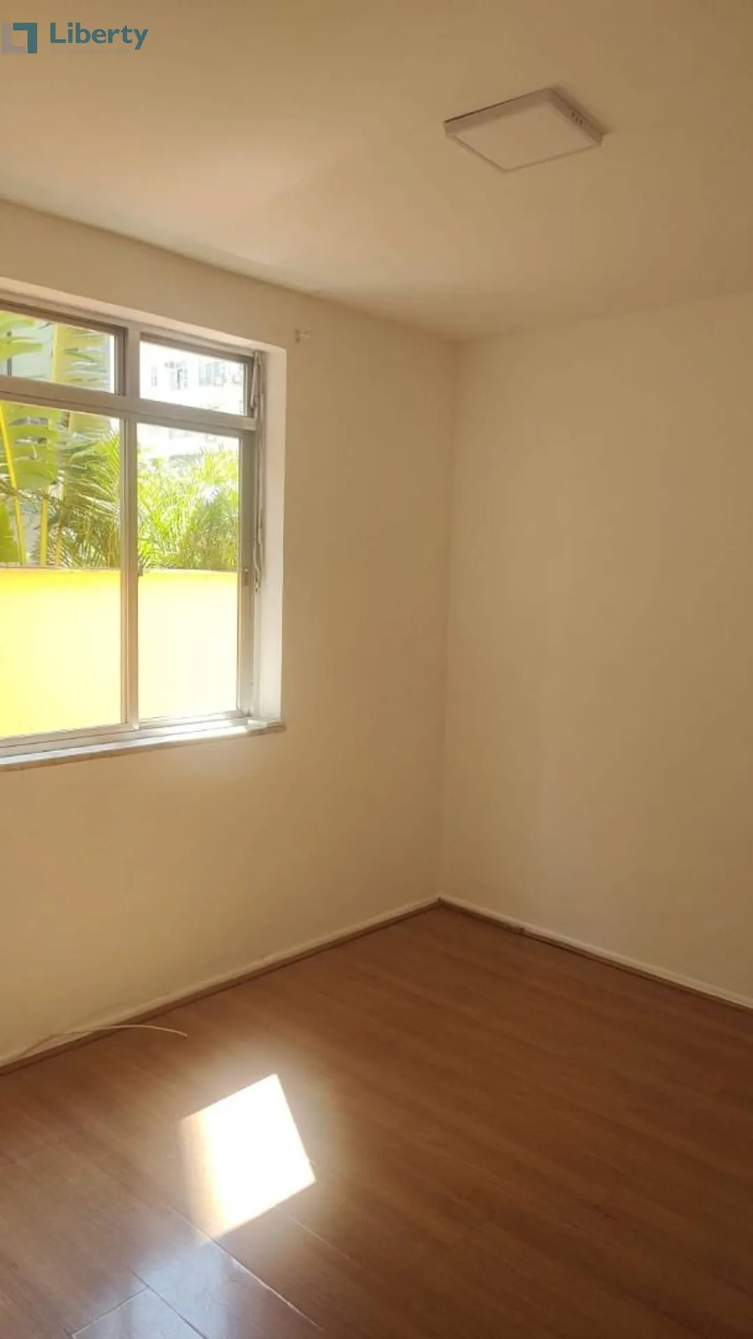 Apartment on the 3rd floor with wood or laminate floors — photo 3