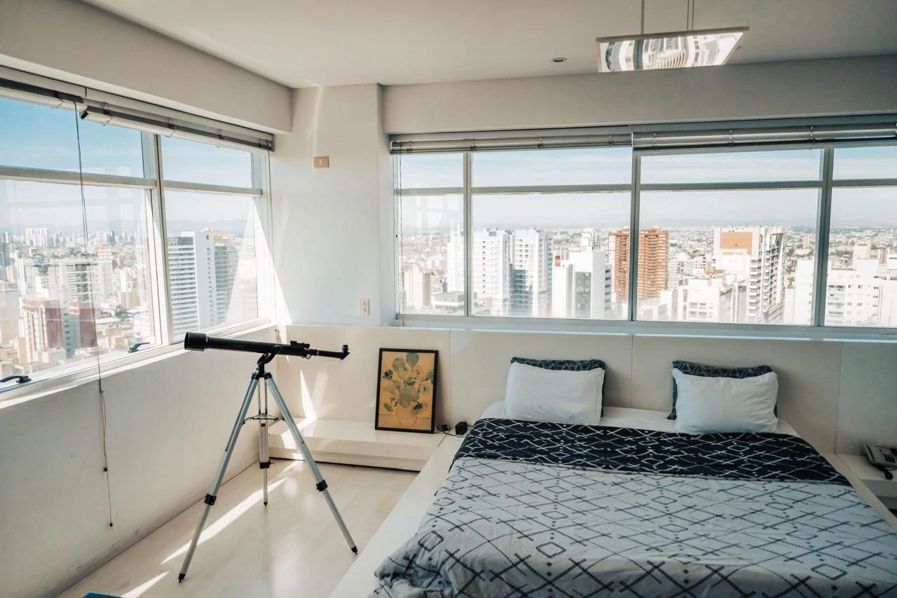 65 m² apartment with a bathtub and floor-to-ceiling windows — photo 6