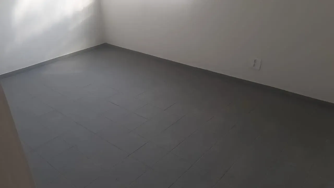 2-bedroom apartment with a separate kitchen and 1 parking spot