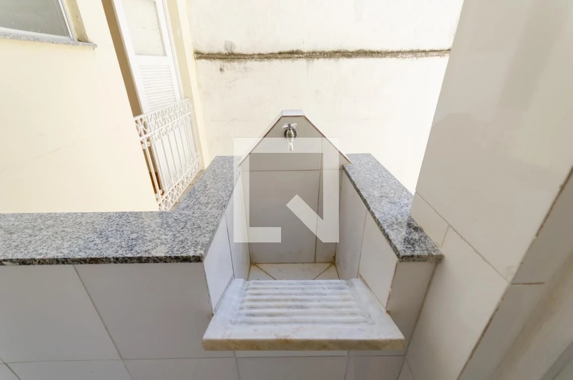 2-bedroom apartment with wood or laminate floors — photo 19
