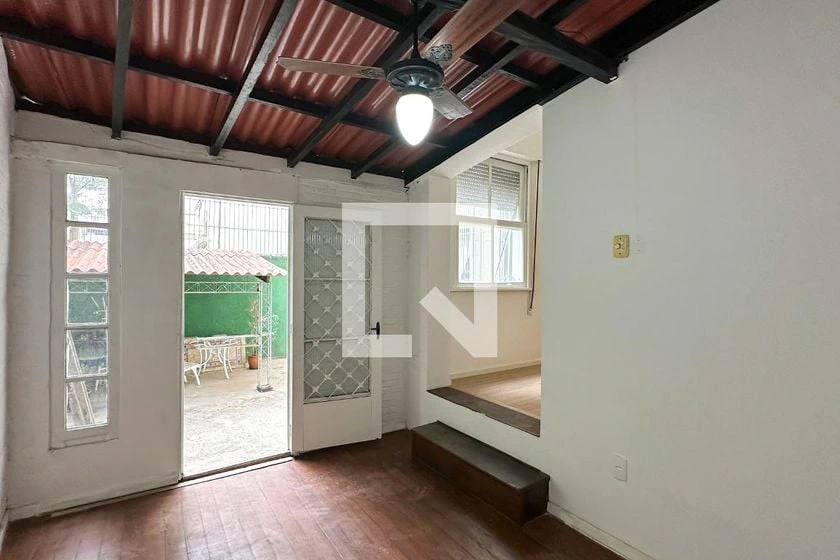 Деревянный пол или ламинат и 4 спальни: квартира 168 м² — photo 27