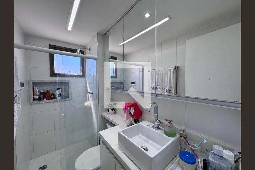 Rental apartment with 3 bedrooms and 211 m² — photo 29