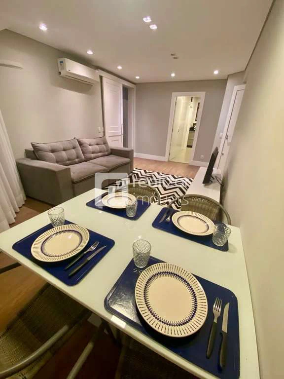 3-bedroom apartment with suite and laundry area — photo 4