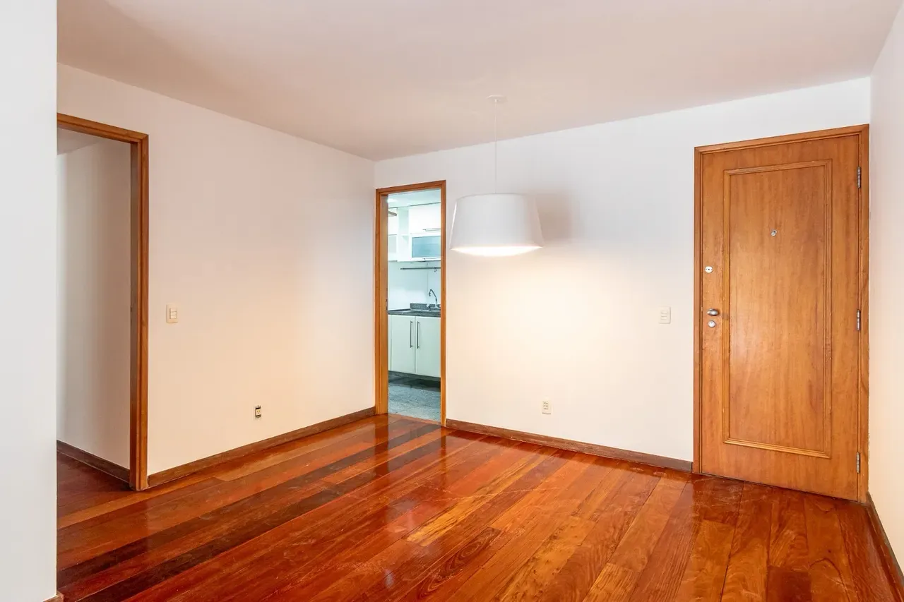 Walk-in closet in a 3-bedroom apartment, 110 m² — photo 6