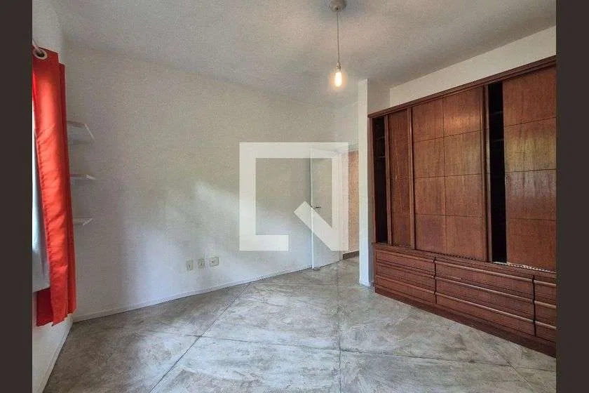 Casa de 3 quartos com 2 vagas e pets permitidos — photo 8