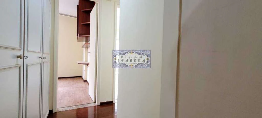 129 m² apartment with 3 bedrooms and a balcony — photo 26
