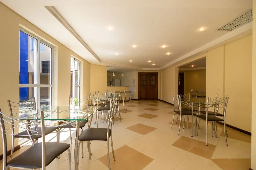 Balcony with a grill in a 2-bedroom apartment, 59 m² — photo 48