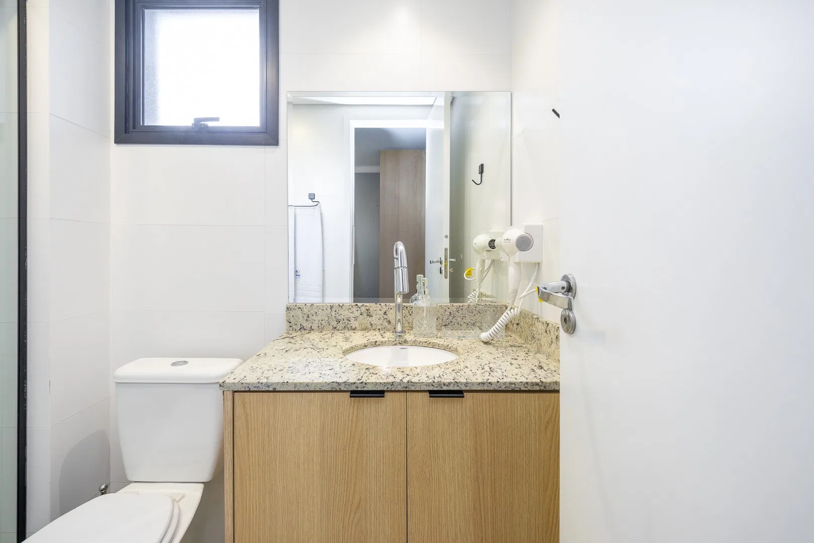 Furnished studio, 23 m², with a home office — photo 8