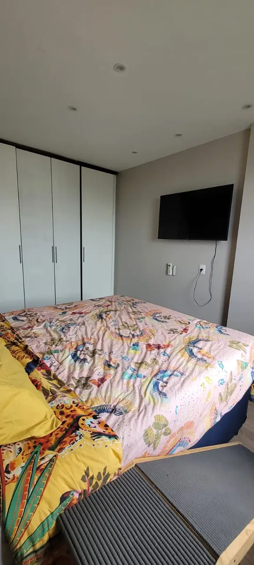 Furnished apartment, 96 m², with a glass-enclosed balcony — photo 9