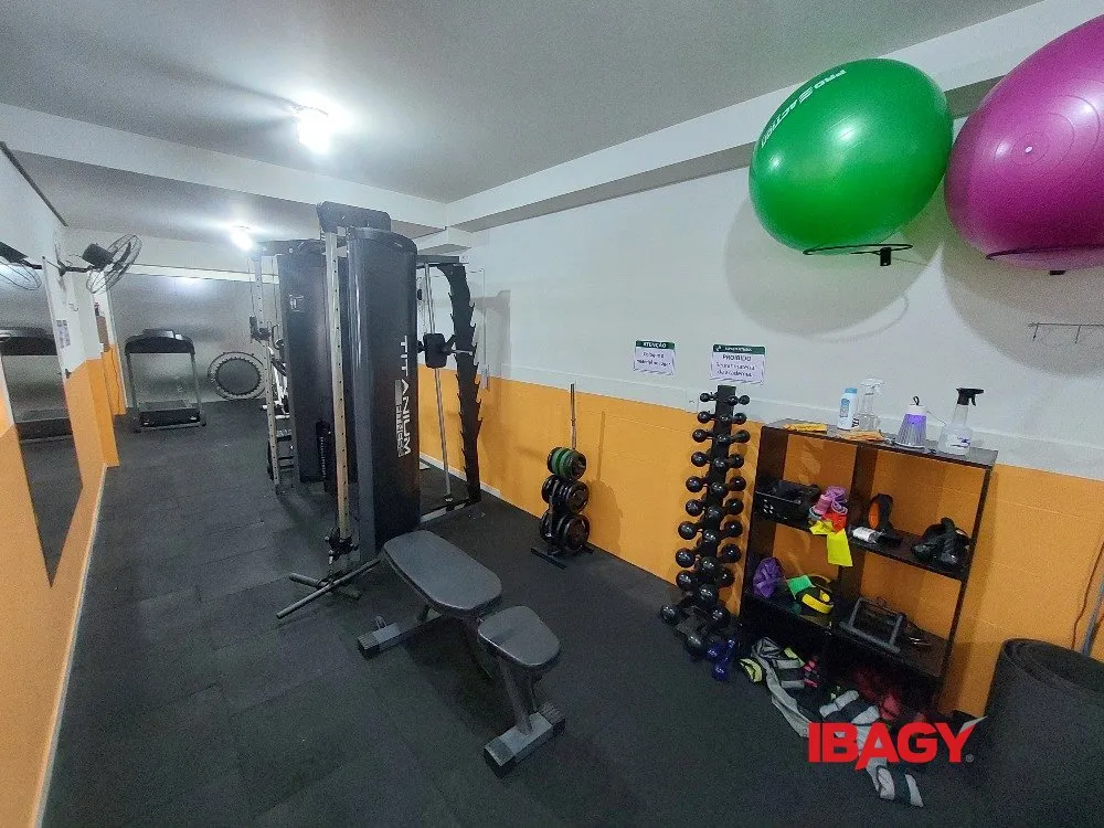 Квартира с 2 спальнями, ванной при спальне и 1 местом — photo 8