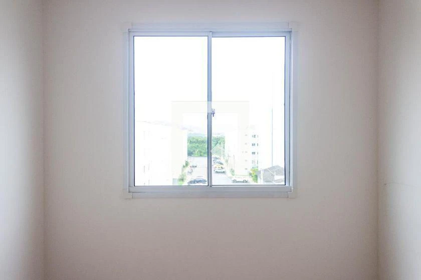 2-bedroom apartment in a building with a gym — photo 11